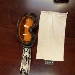 Oakley Ski/Snowboard Goggles.